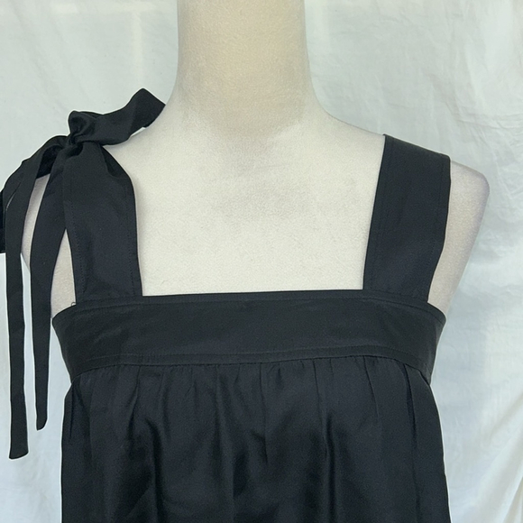 Banana Republic: 100% Black, Silk Top: Size 4 - Picture 2 of 7